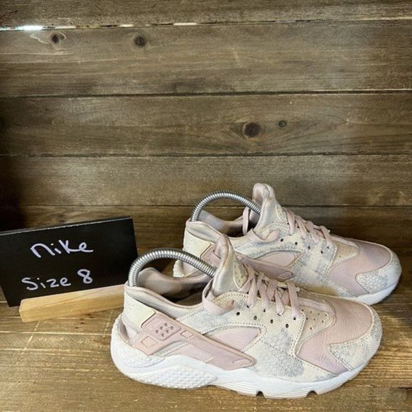 Womens Nike Air Huarache Run Premium Particle Rose Athletic‎ Shoes Sneakers 8 M - Picture 1 of 6